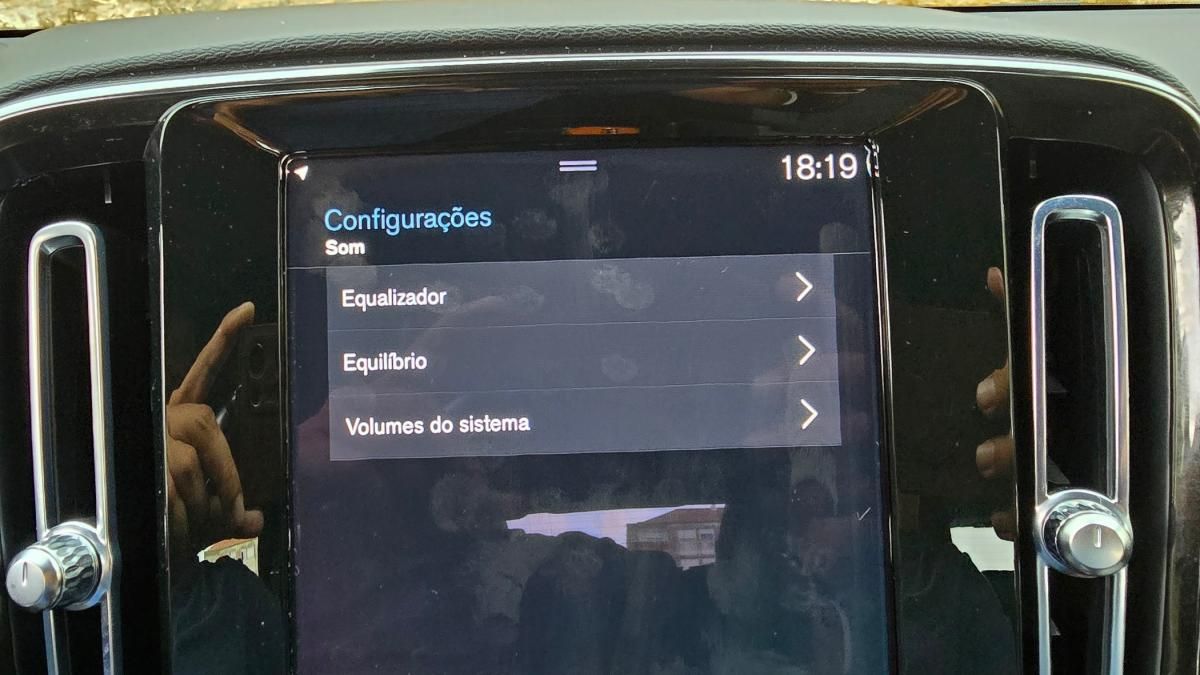 volvo-xc40-2023-hibrido-a-gasolina-1477cc