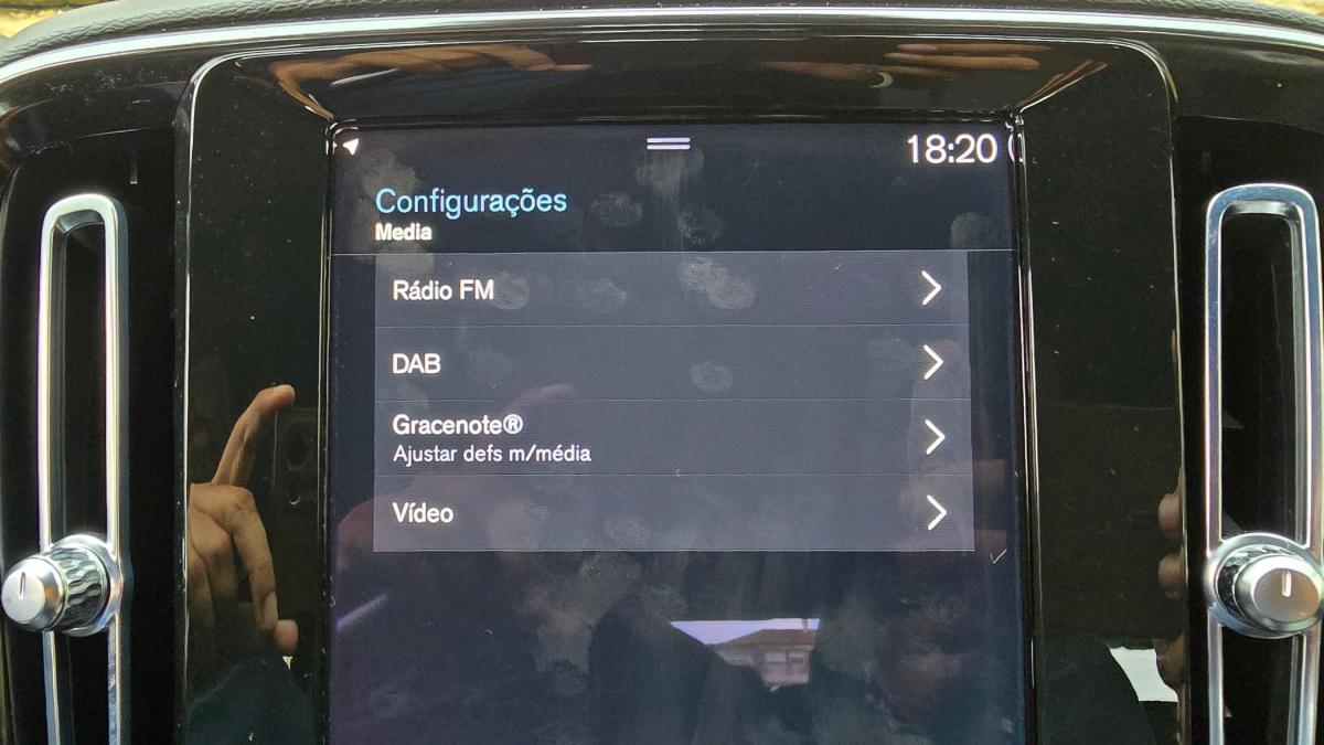 volvo-xc40-2023-hibrido-a-gasolina-1477cc