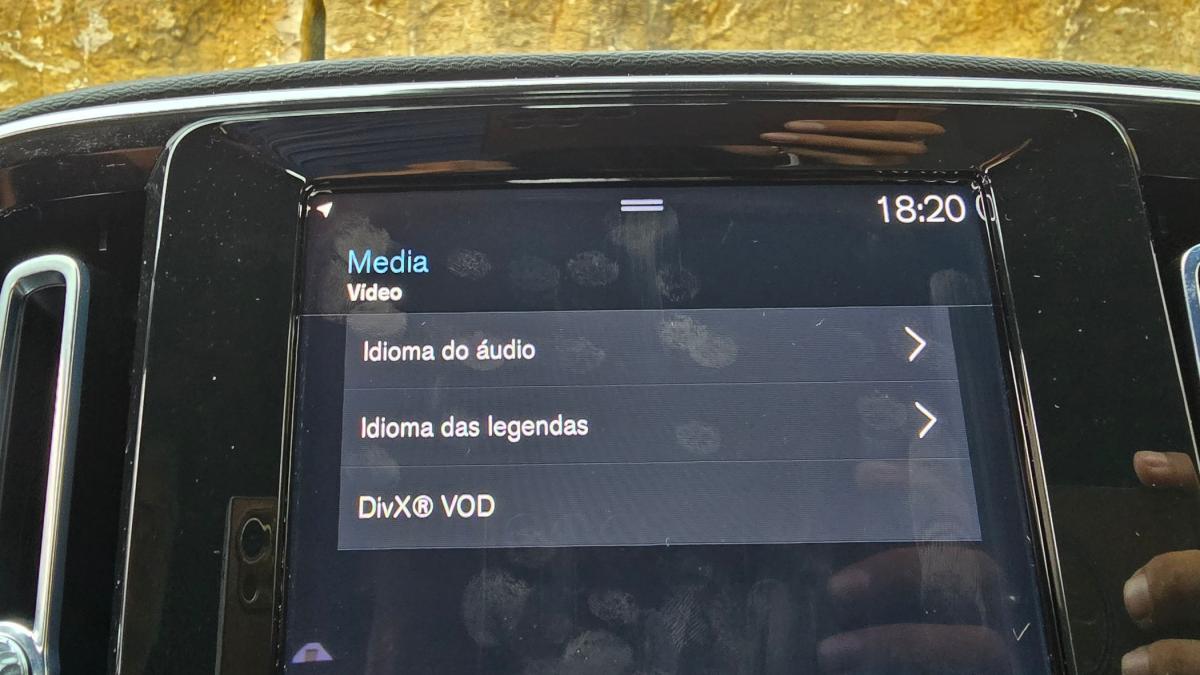 volvo-xc40-2023-hibrido-a-gasolina-1477cc