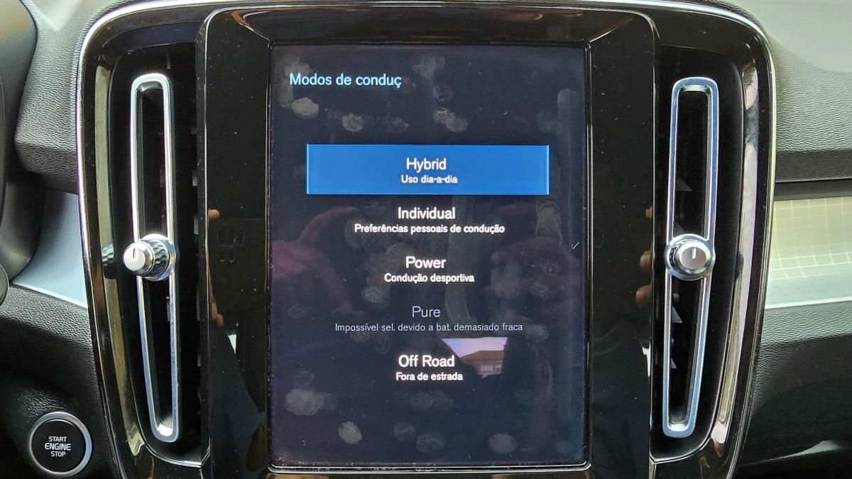volvo-xc40-2023-hibrido-a-gasolina-1477cc