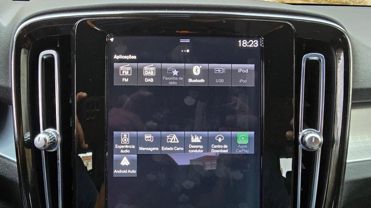 volvo-xc40-2023-hibrido-a-gasolina-1477cc