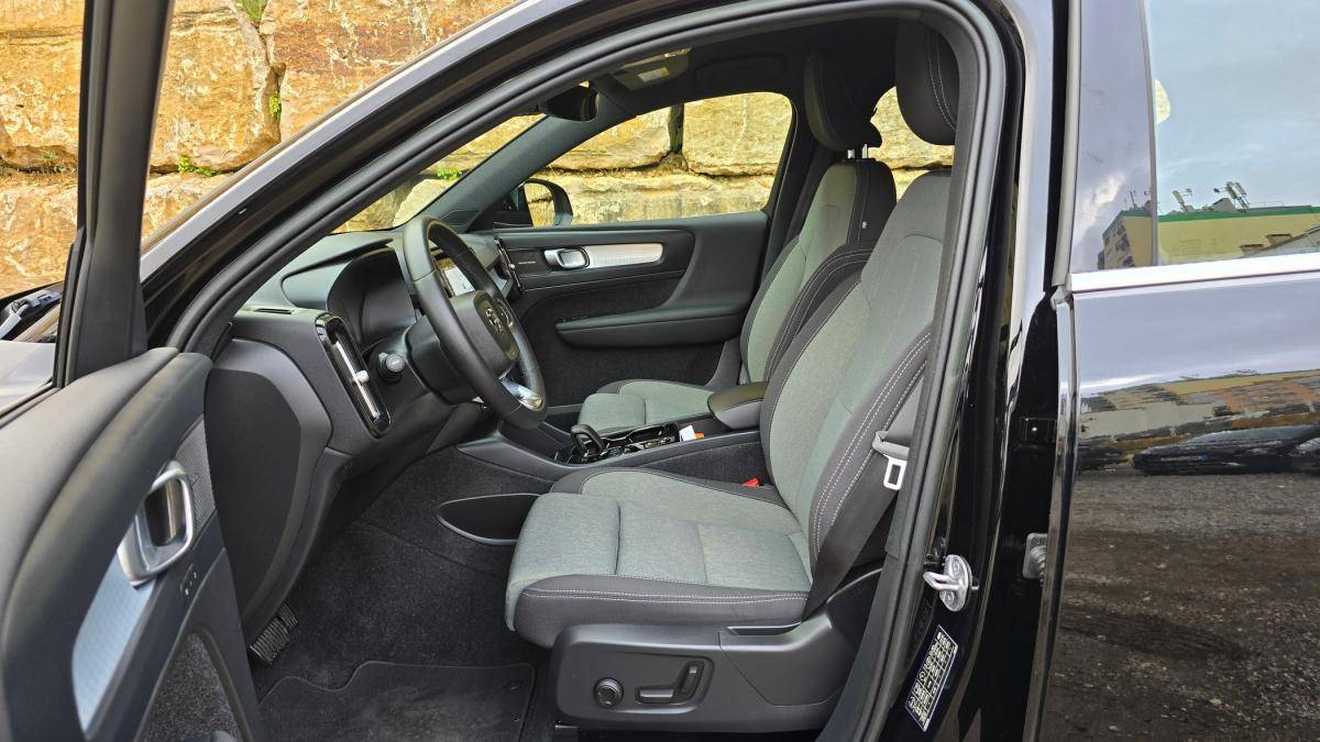 volvo-xc40-2023-hibrido-a-gasolina-1477cc