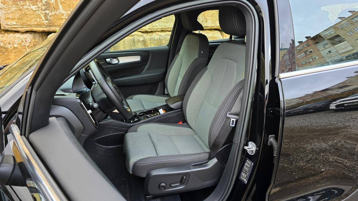 volvo-xc40-2023-hibrido-a-gasolina-1477cc