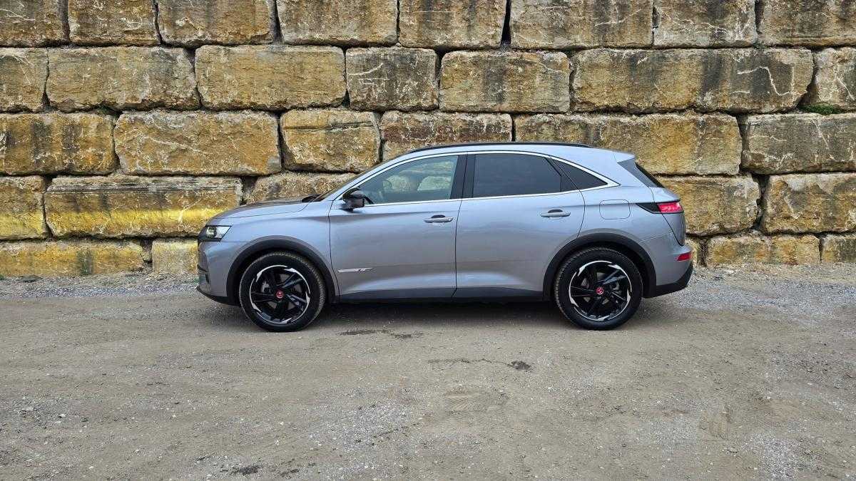 ds-ds-7-crossback-2023-hibrido-a-gasolina-1598cc