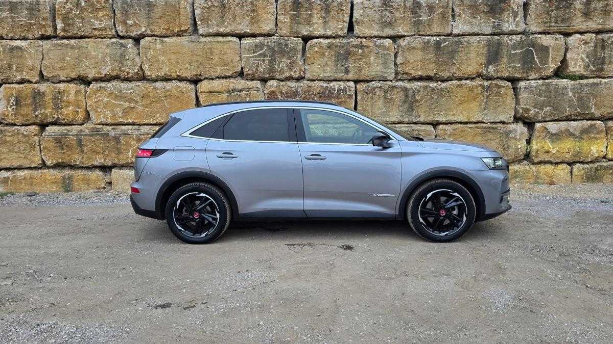 ds-ds-7-crossback-2023-hibrido-a-gasolina-1598cc
