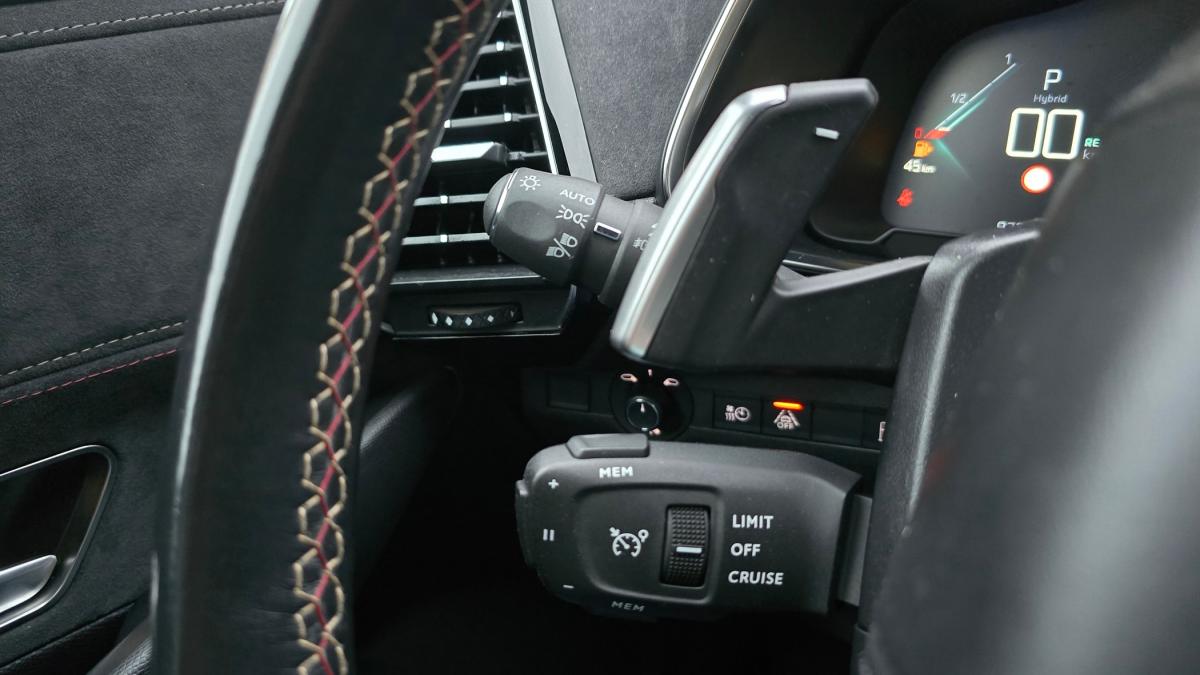ds-ds-7-crossback-2023-hibrido-a-gasolina-1598cc