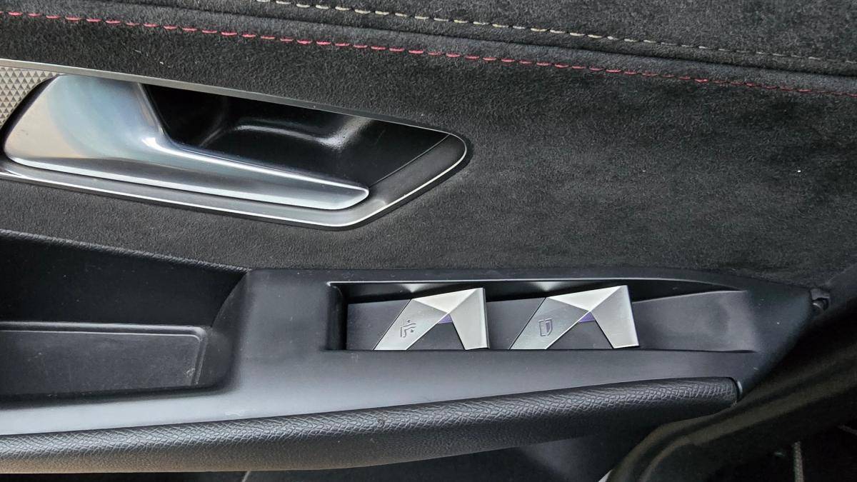ds-ds-7-crossback-2023-hibrido-a-gasolina-1598cc