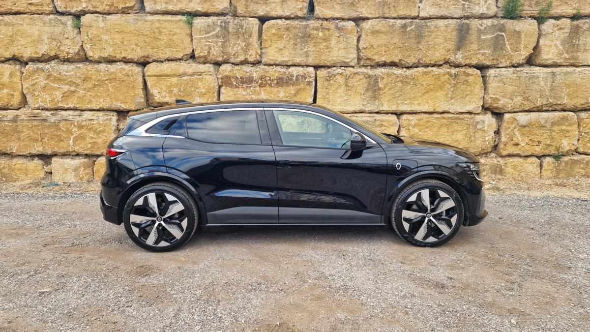 renault-megane-e-tech-2023-eletrico-500cc