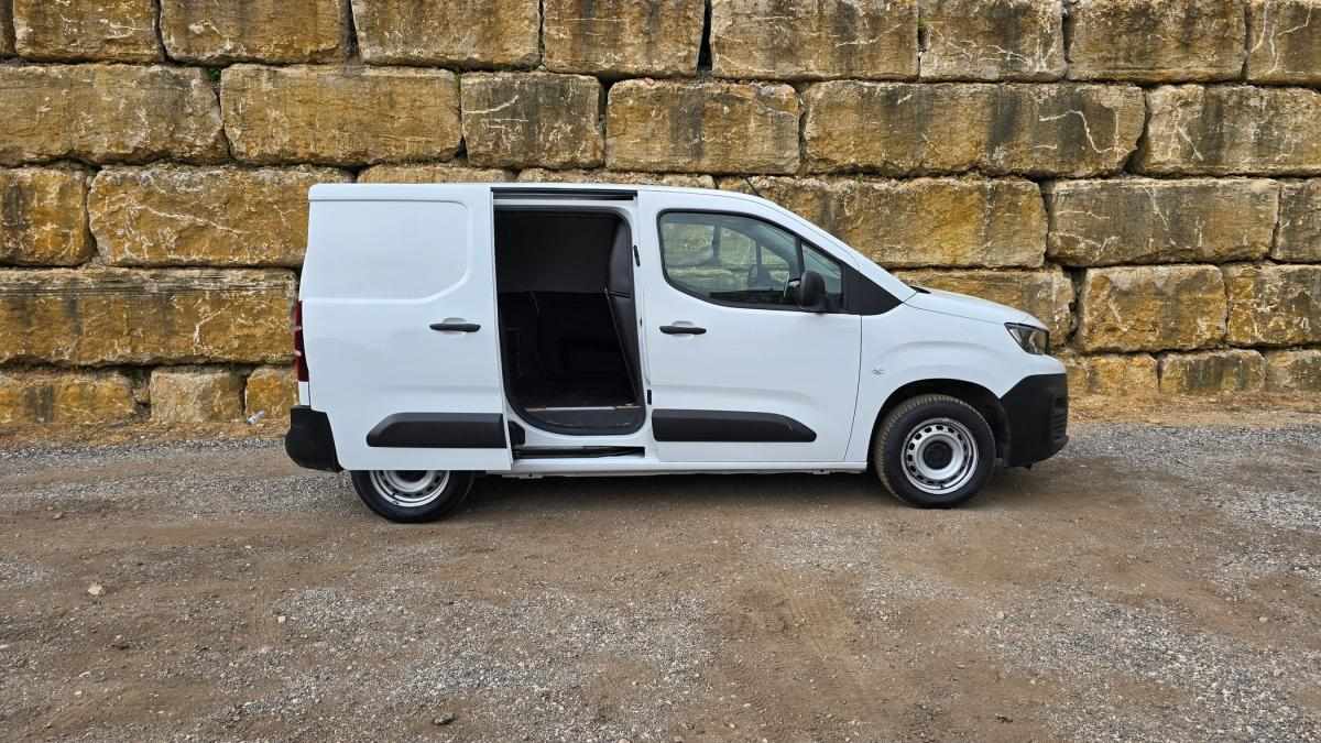 peugeot-partner-2023-diesel-1499cc