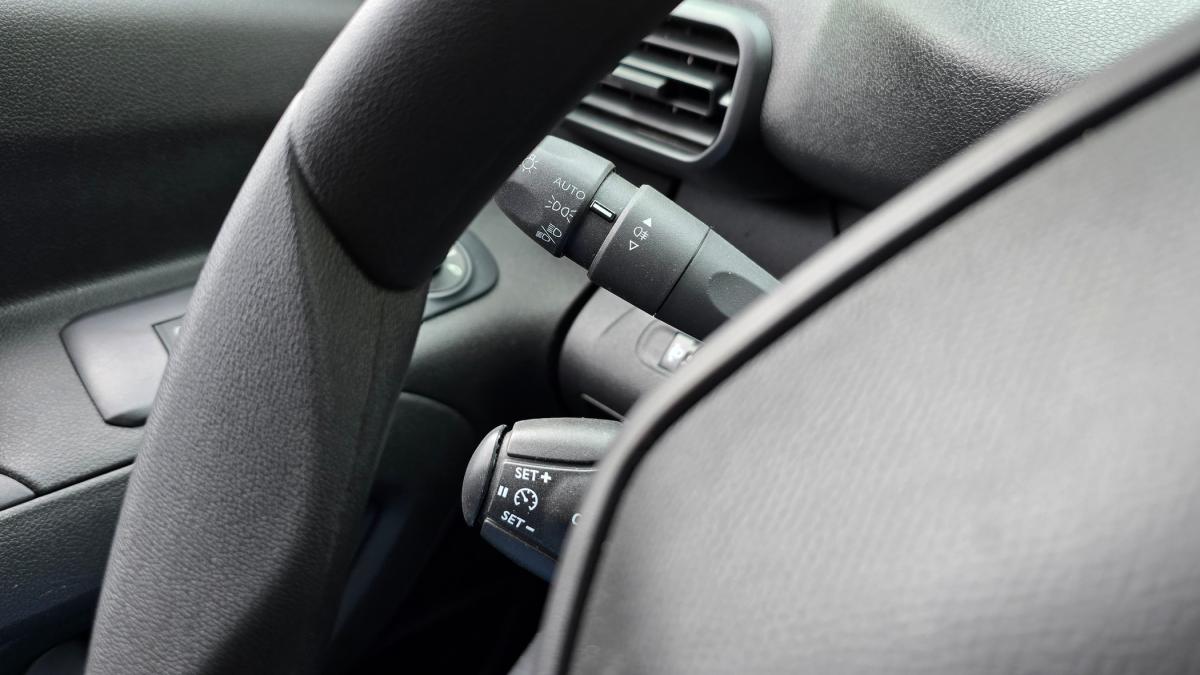 peugeot-partner-2023-diesel-1499cc