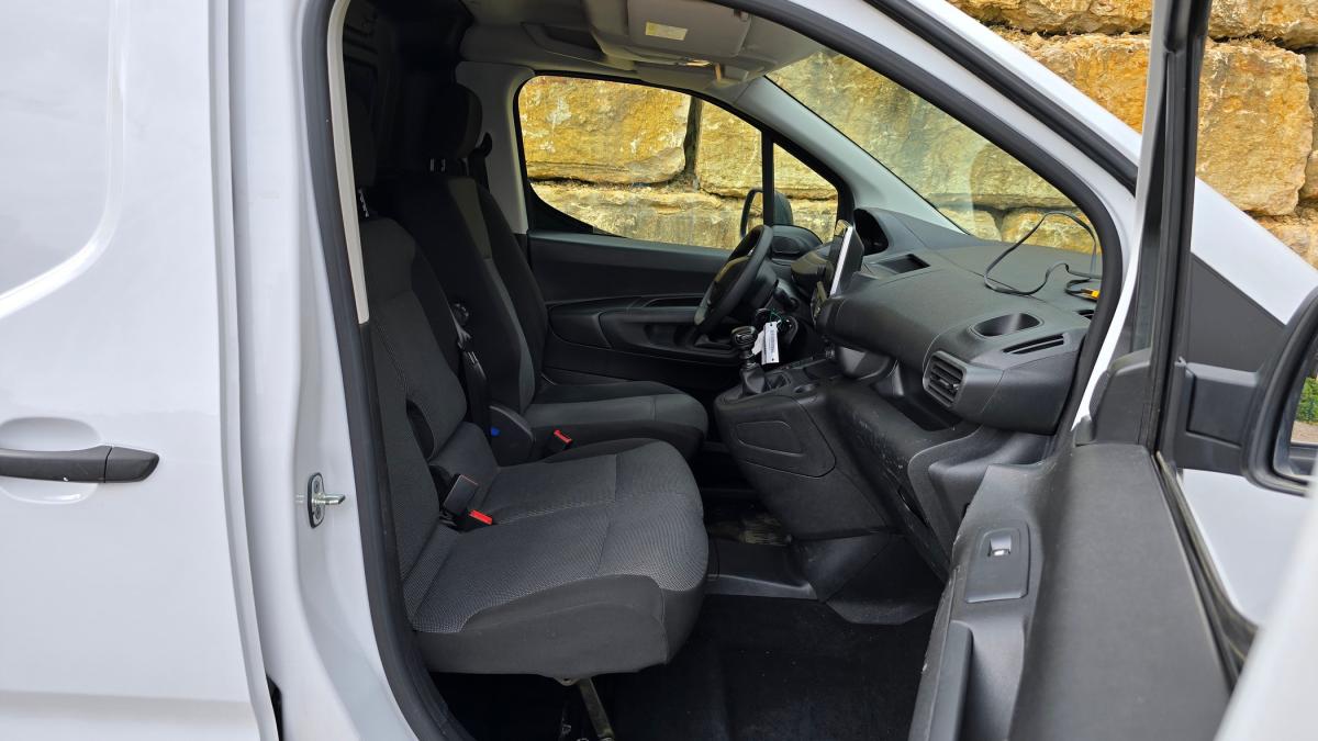 peugeot-partner-2023-diesel-1499cc