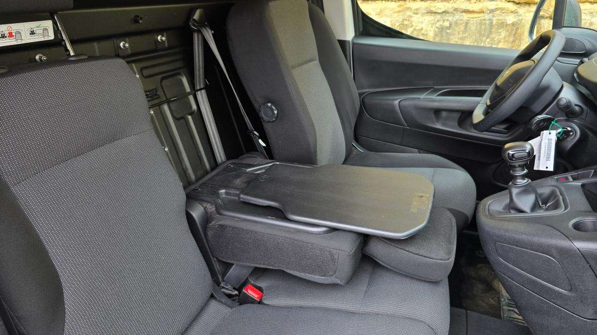 peugeot-partner-2023-diesel-1499cc