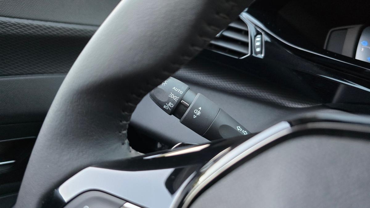 peugeot-308-2023-hibrido-a-gasolina-1598cc