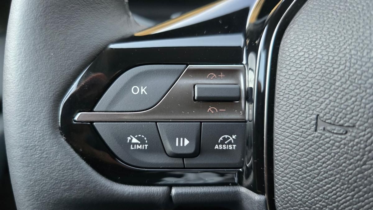 peugeot-308-2023-hibrido-a-gasolina-1598cc