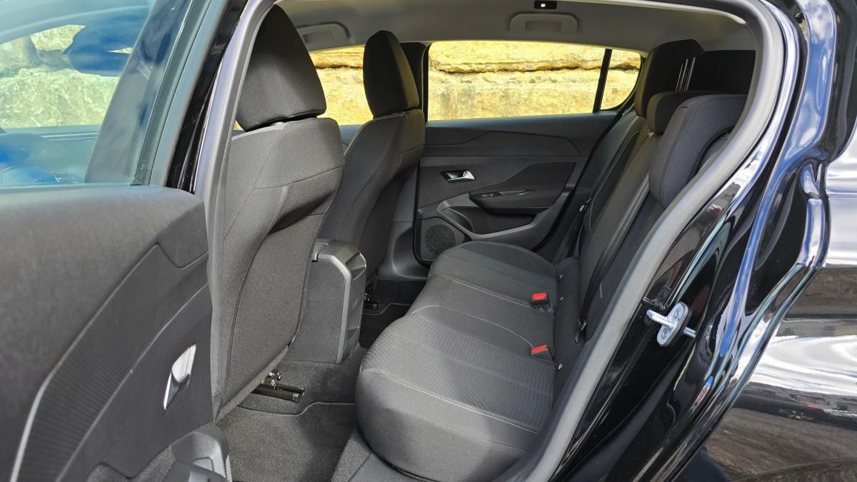peugeot-308-2023-hibrido-a-gasolina-1598cc