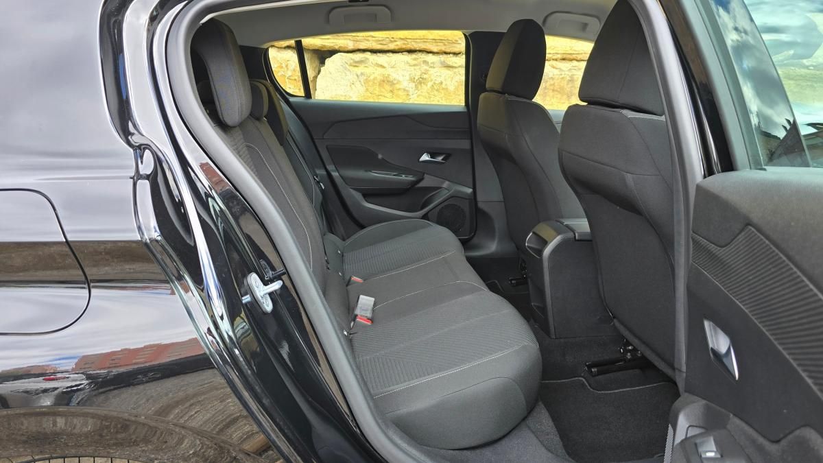 peugeot-308-2023-hibrido-a-gasolina-1598cc