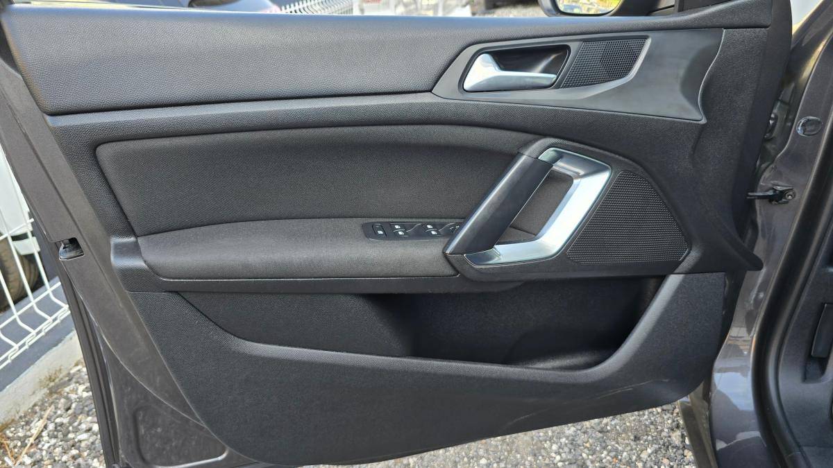 peugeot-308-sw-2019-diesel-1499cc
