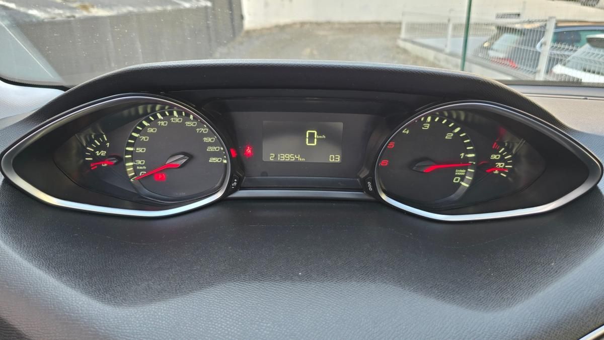 peugeot-308-sw-2019-diesel-1499cc