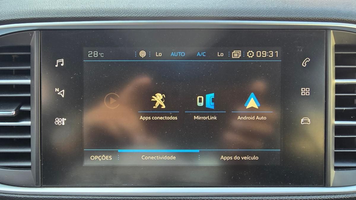 peugeot-308-sw-2019-diesel-1499cc