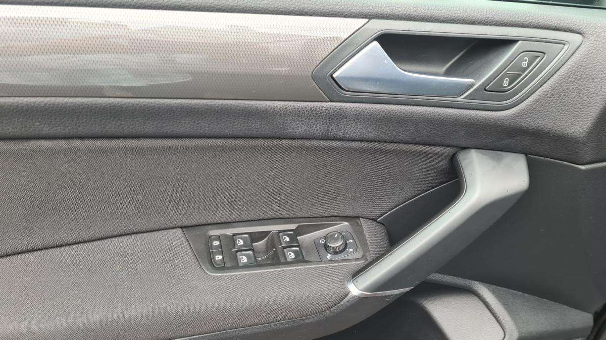 volkswagen-touran-2019-diesel-1598cc