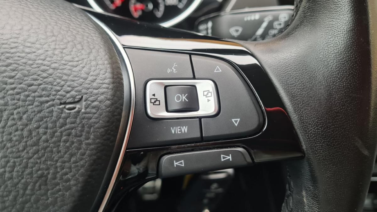 volkswagen-touran-2019-diesel-1598cc