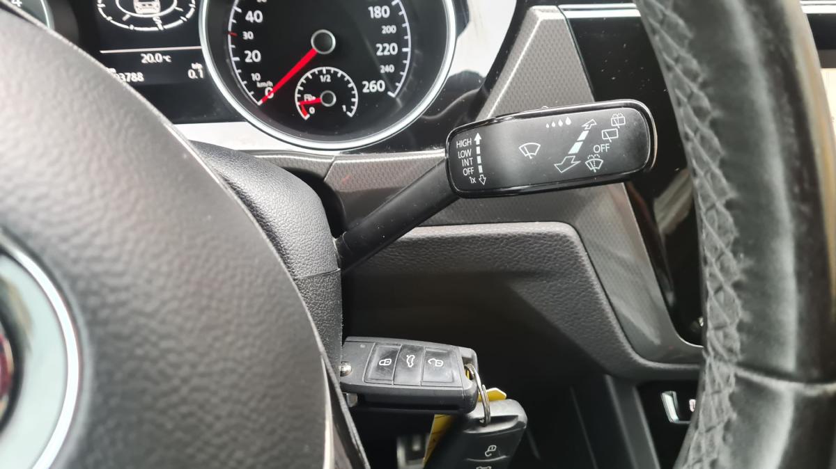 volkswagen-touran-2019-diesel-1598cc