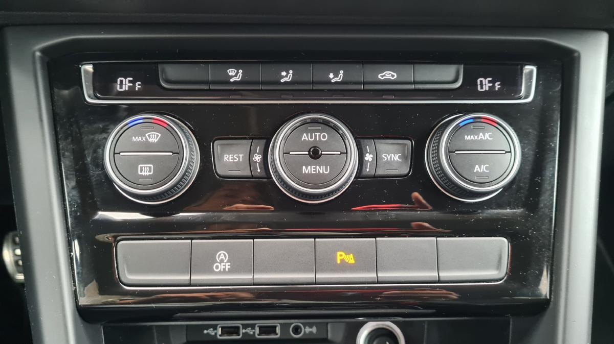 volkswagen-touran-2019-diesel-1598cc