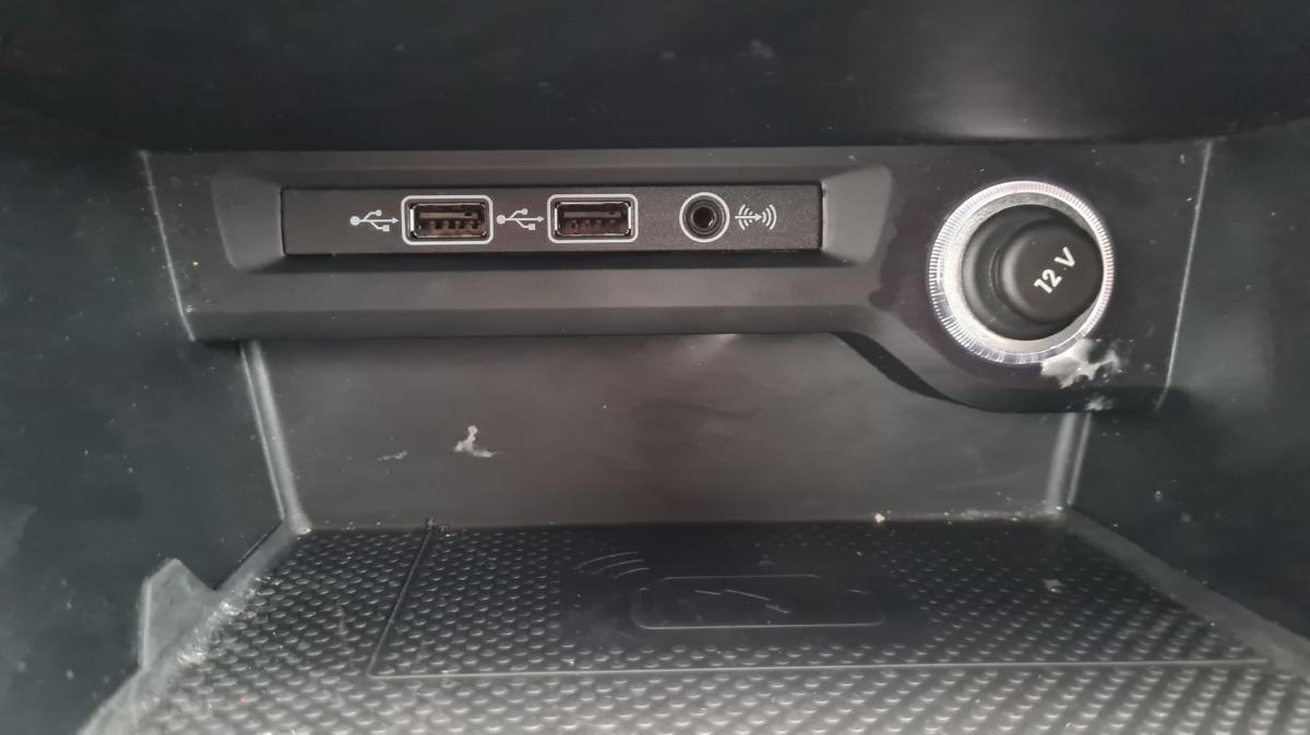 volkswagen-touran-2019-diesel-1598cc