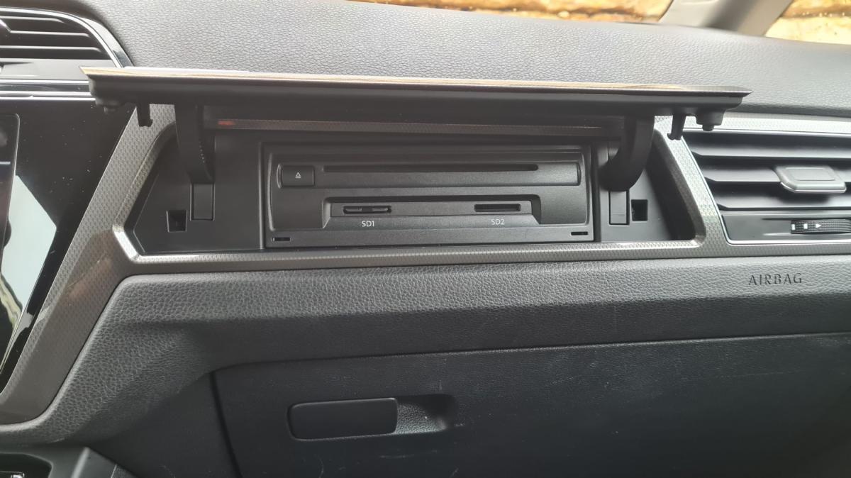 volkswagen-touran-2019-diesel-1598cc