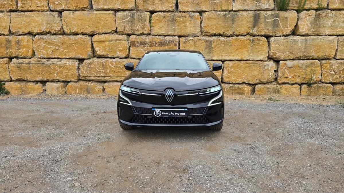 renault-megane-e-tech-2023-eletrico-0cc