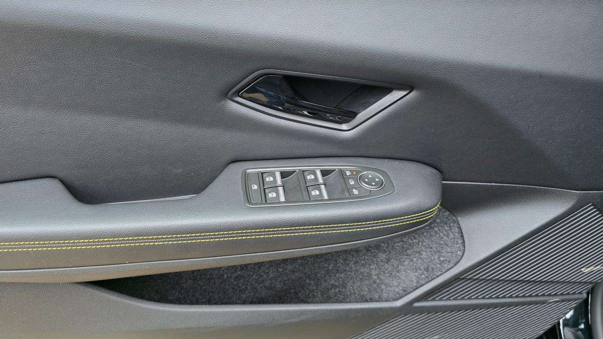 renault-megane-e-tech-2023-eletrico-0cc