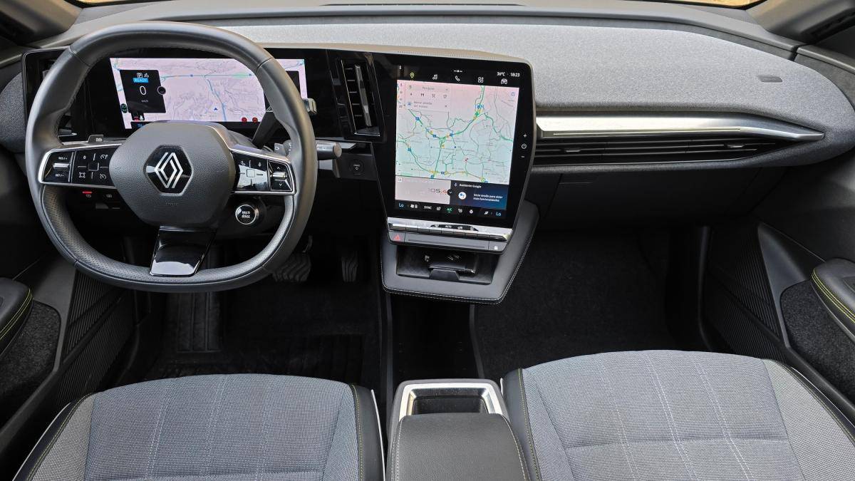 renault-megane-e-tech-2023-eletrico-0cc