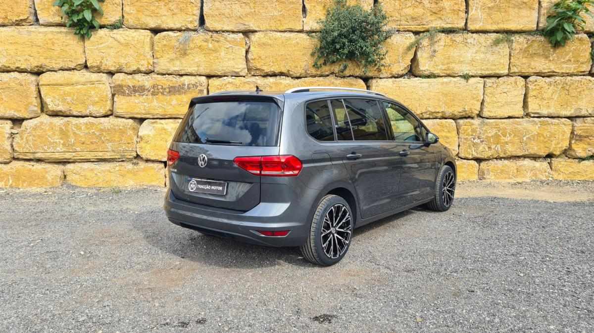 volkswagen-touran-2019-diesel-1598cc