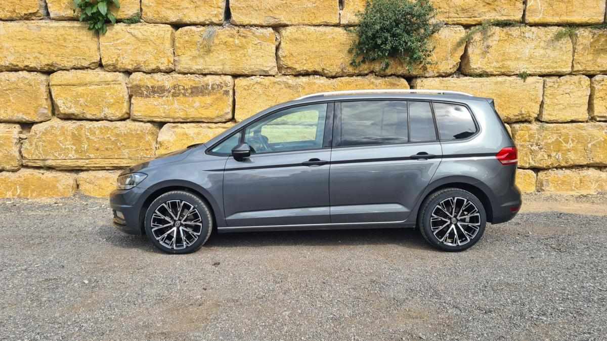 volkswagen-touran-2019-diesel-1598cc