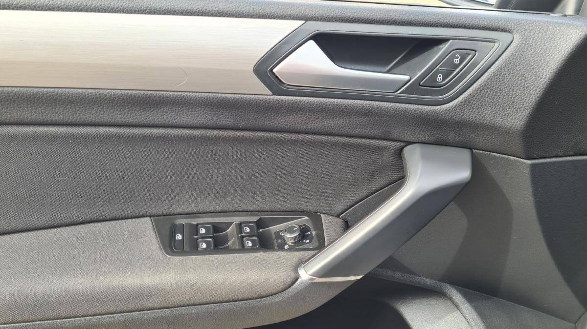 volkswagen-touran-2019-diesel-1598cc