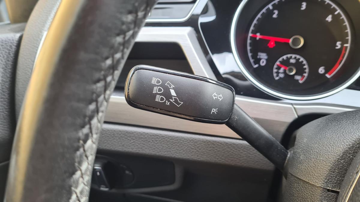 volkswagen-touran-2019-diesel-1598cc
