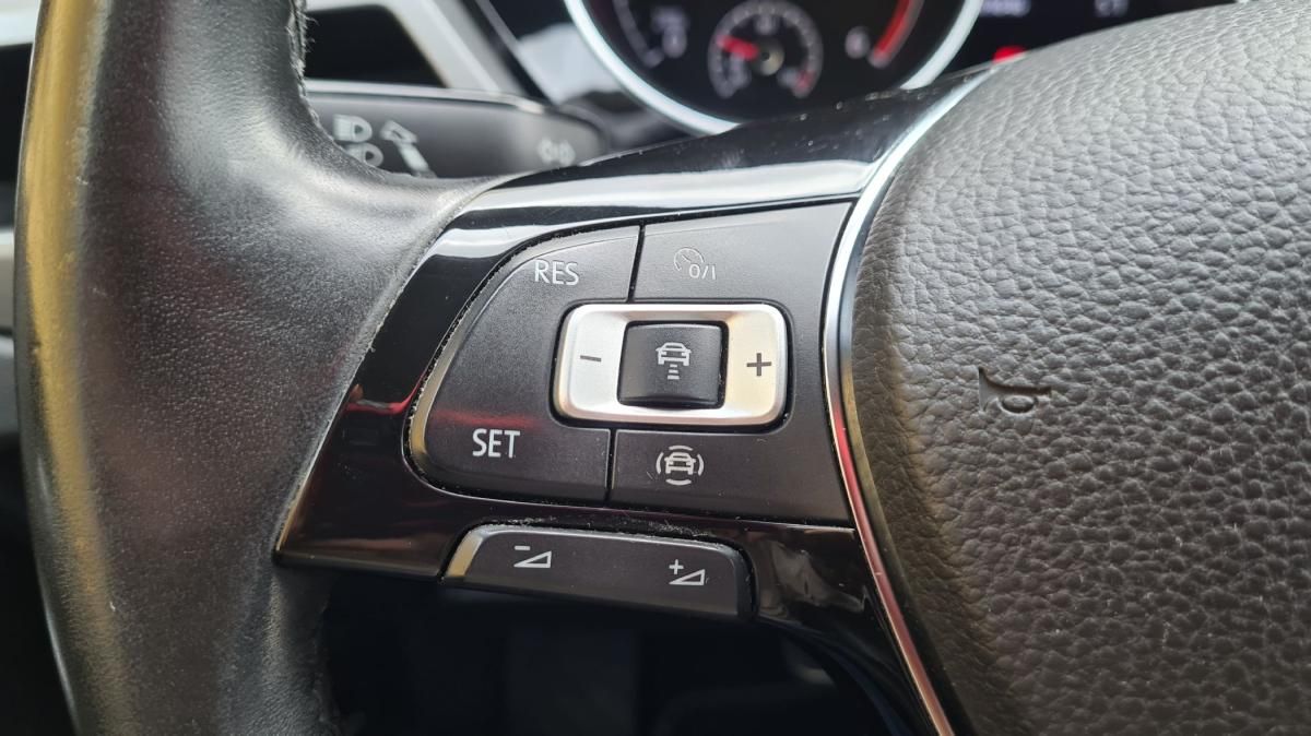 volkswagen-touran-2019-diesel-1598cc