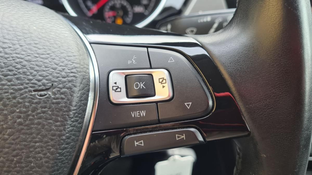 volkswagen-touran-2019-diesel-1598cc