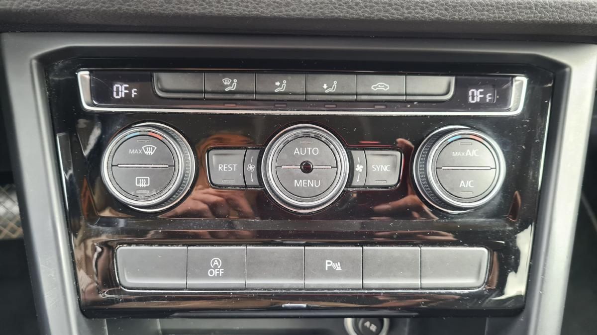 volkswagen-touran-2019-diesel-1598cc