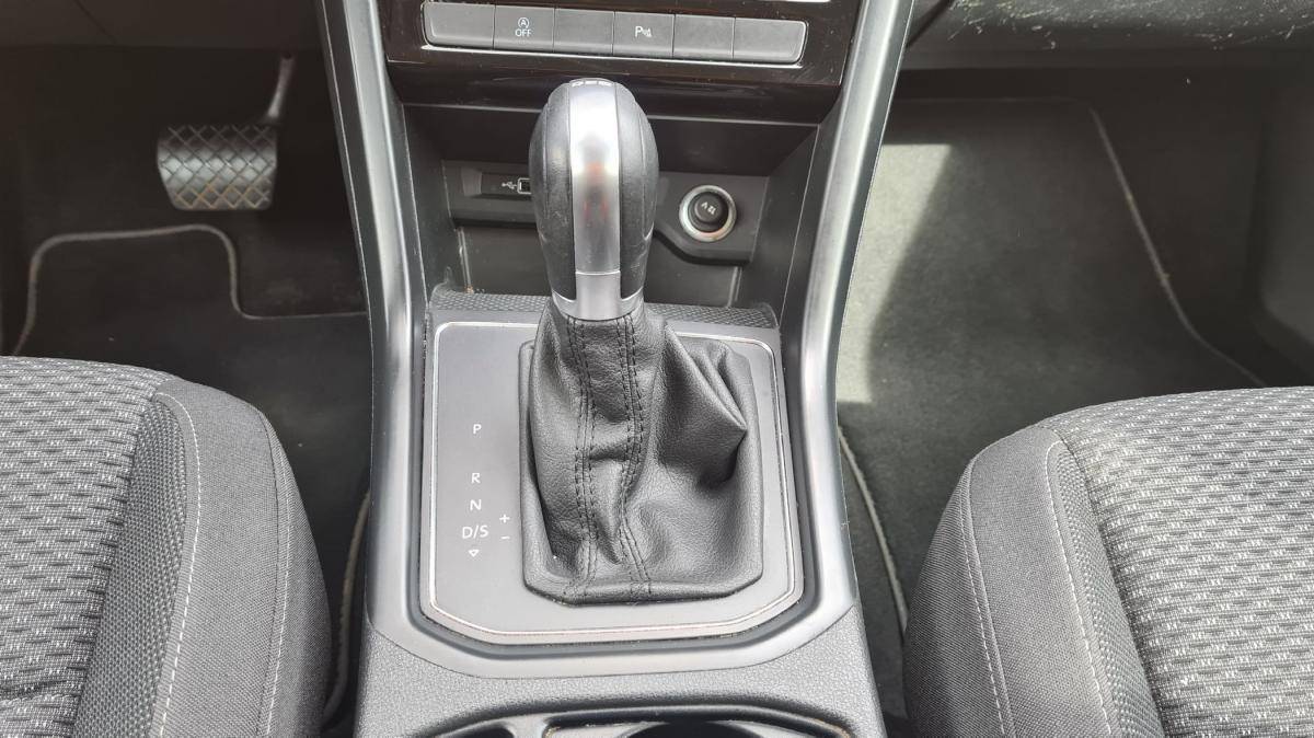 volkswagen-touran-2019-diesel-1598cc