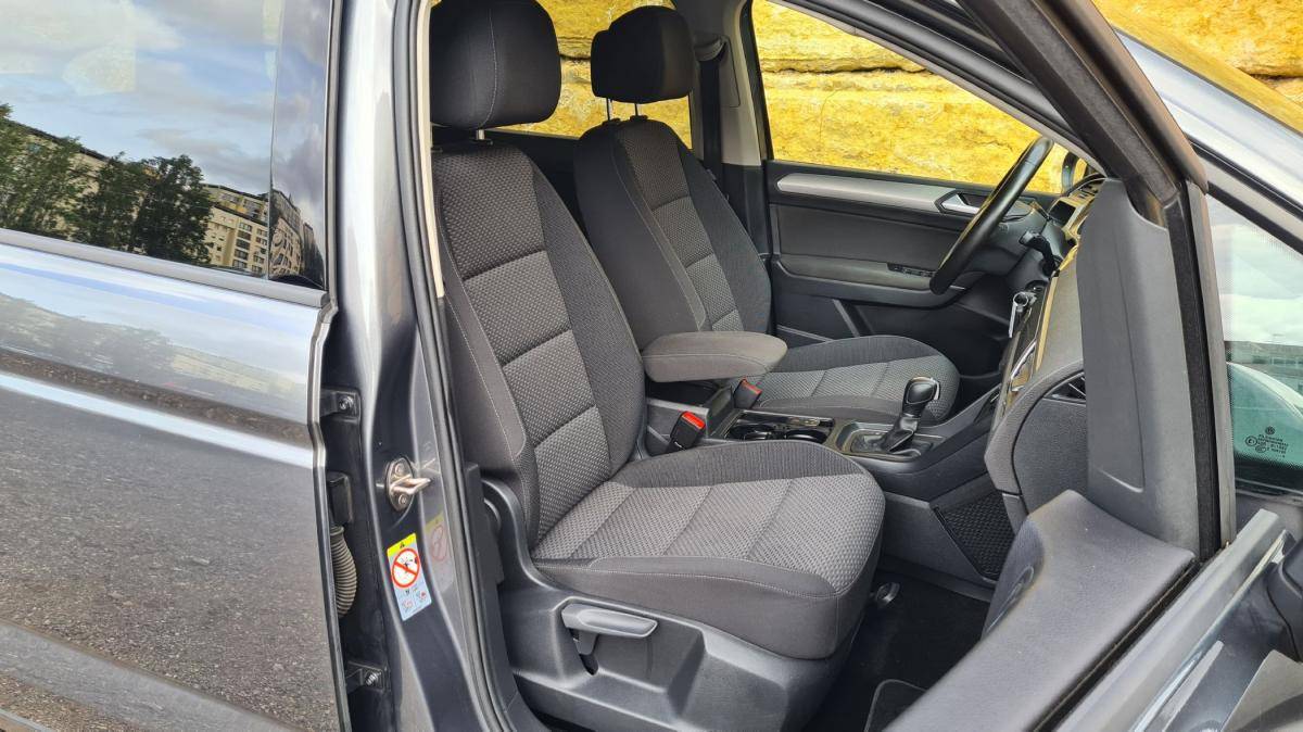 volkswagen-touran-2019-diesel-1598cc