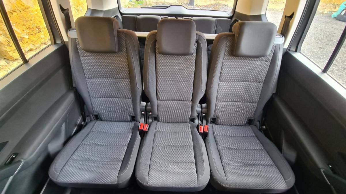 volkswagen-touran-2019-diesel-1598cc