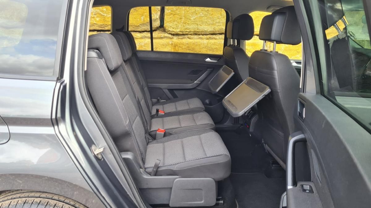 volkswagen-touran-2019-diesel-1598cc