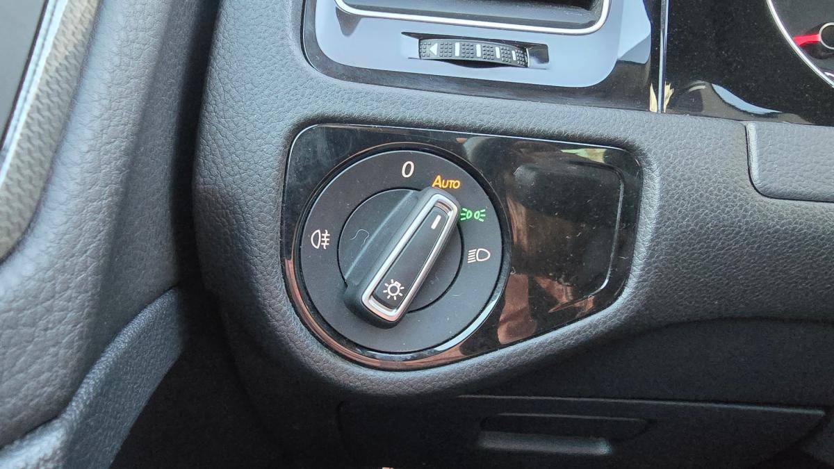 volkswagen-golf-variant-2020-diesel-1598cc