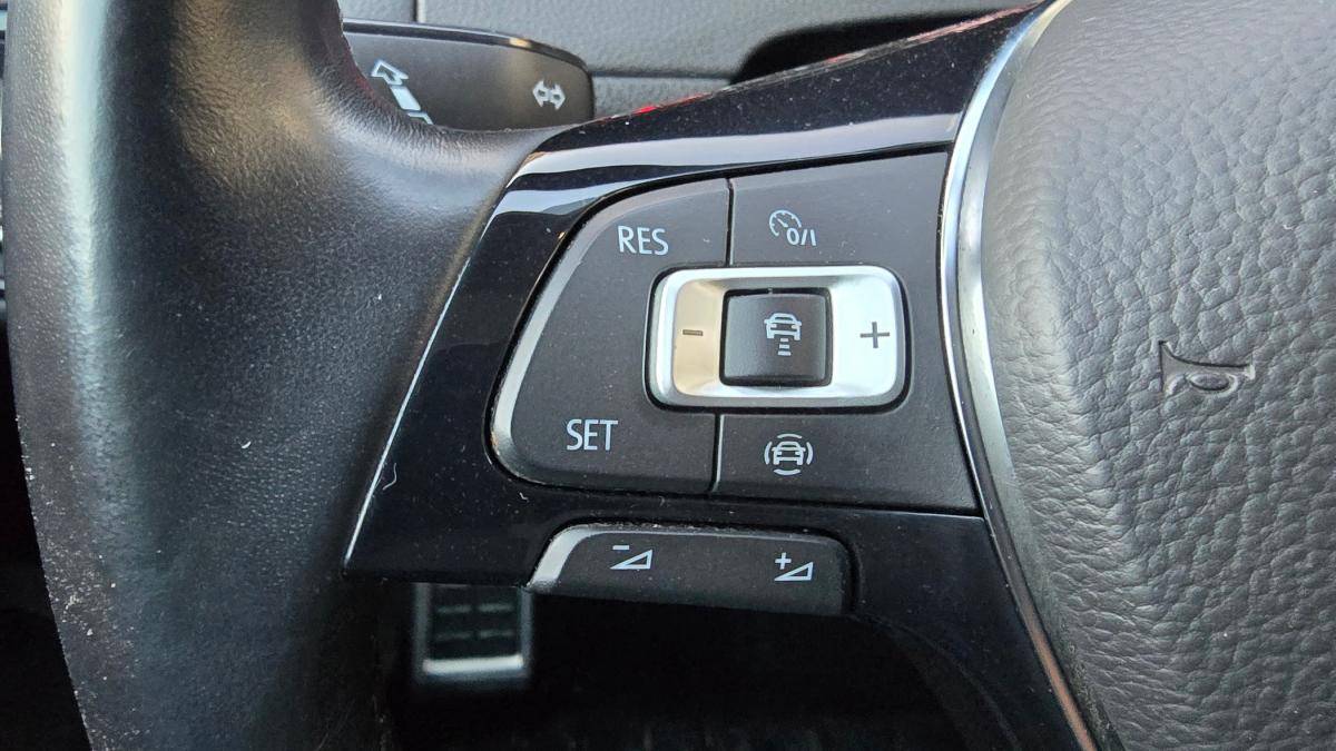 volkswagen-golf-variant-2020-diesel-1598cc
