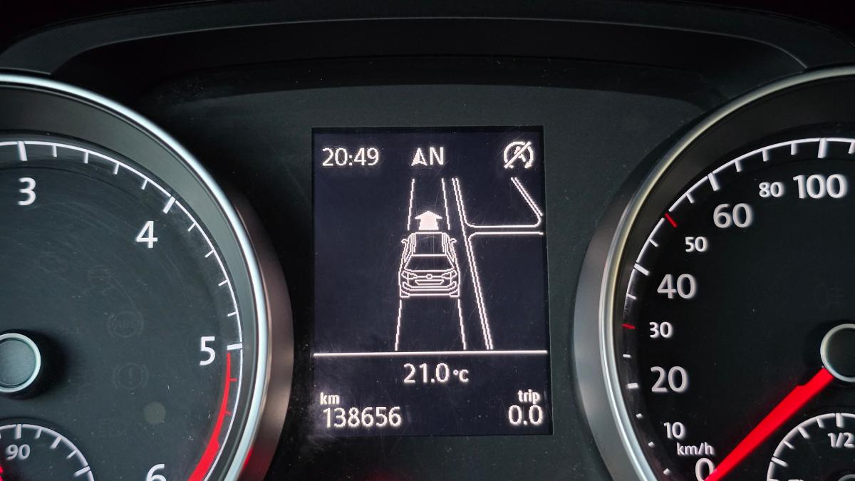 volkswagen-golf-variant-2020-diesel-1598cc