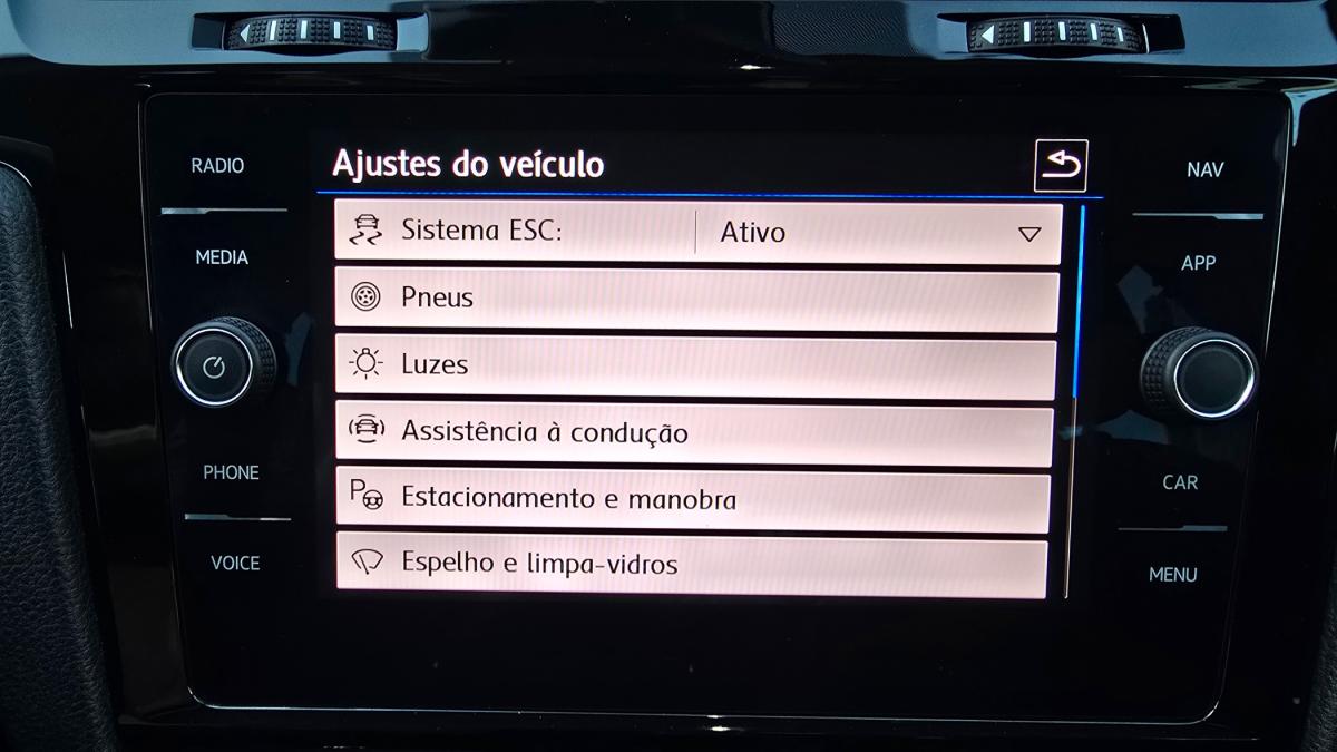 volkswagen-golf-variant-2020-diesel-1598cc