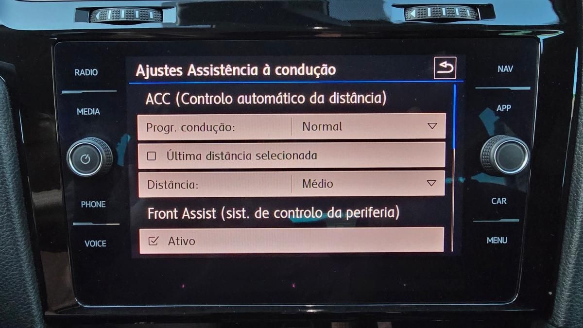 volkswagen-golf-variant-2020-diesel-1598cc