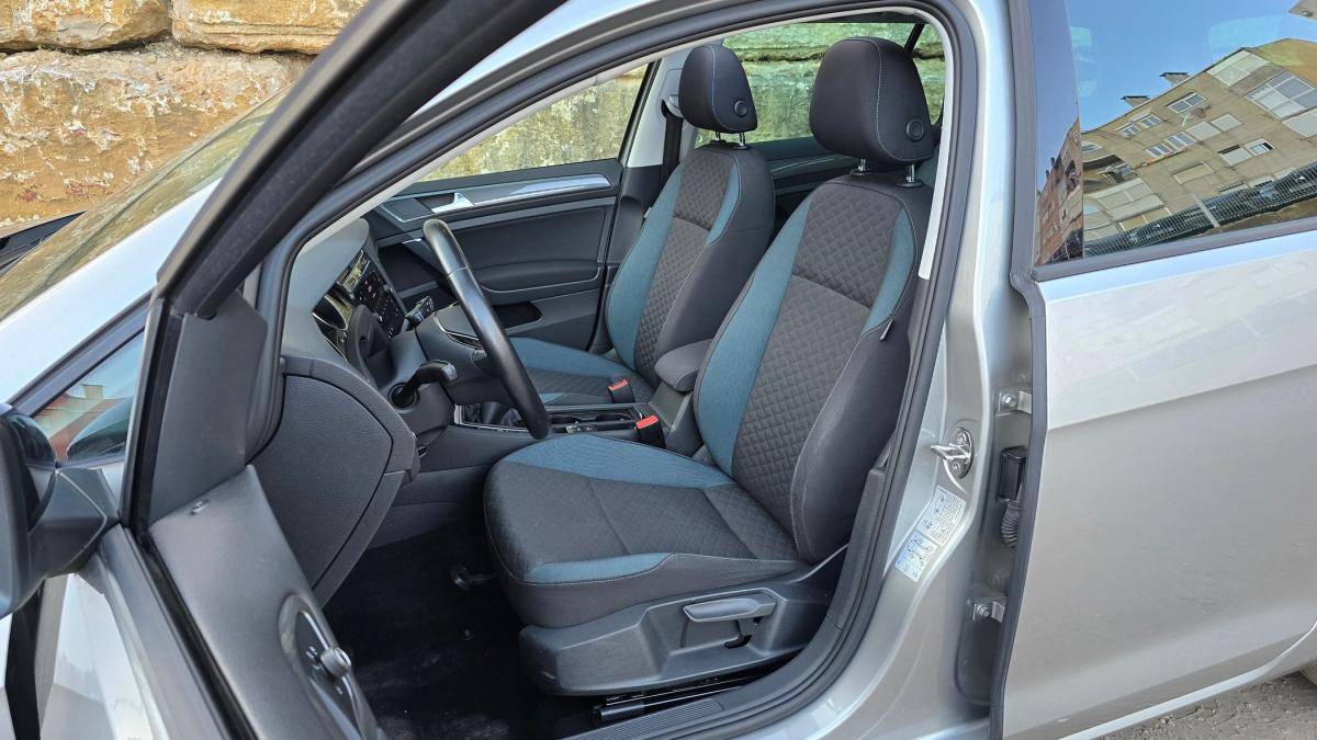 volkswagen-golf-variant-2020-diesel-1598cc