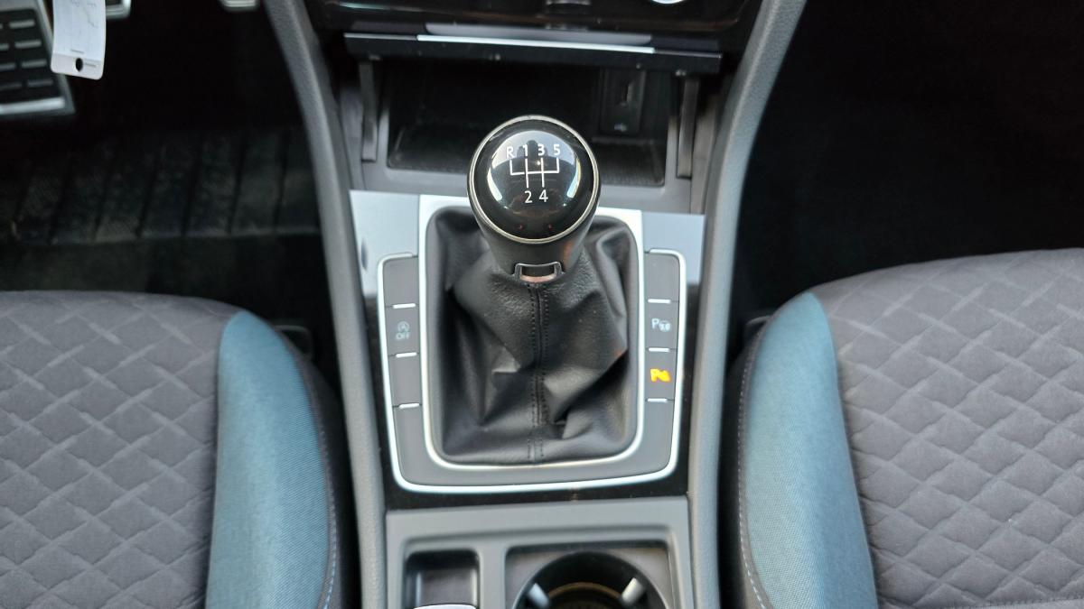 volkswagen-golf-variant-2020-diesel-1598cc